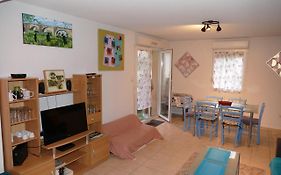 Carcassonne T3 résidentiel rez de jardin piscine, wifi, tennis, fitness